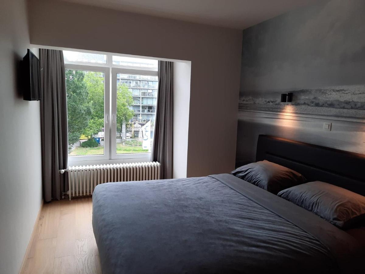 אוסטנדה Lichtrijk En Comfortabel Hoekappartement Met Gratis Parking En Zeer Centraal Gelegen - Comme Chez Soi מראה חיצוני תמונה