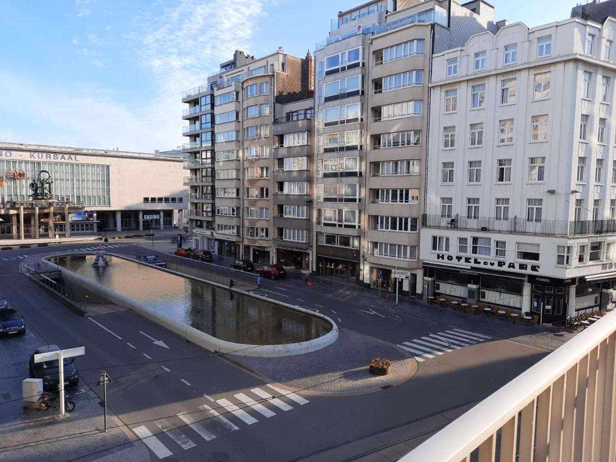 אוסטנדה Lichtrijk En Comfortabel Hoekappartement Met Gratis Parking En Zeer Centraal Gelegen - Comme Chez Soi מראה חיצוני תמונה