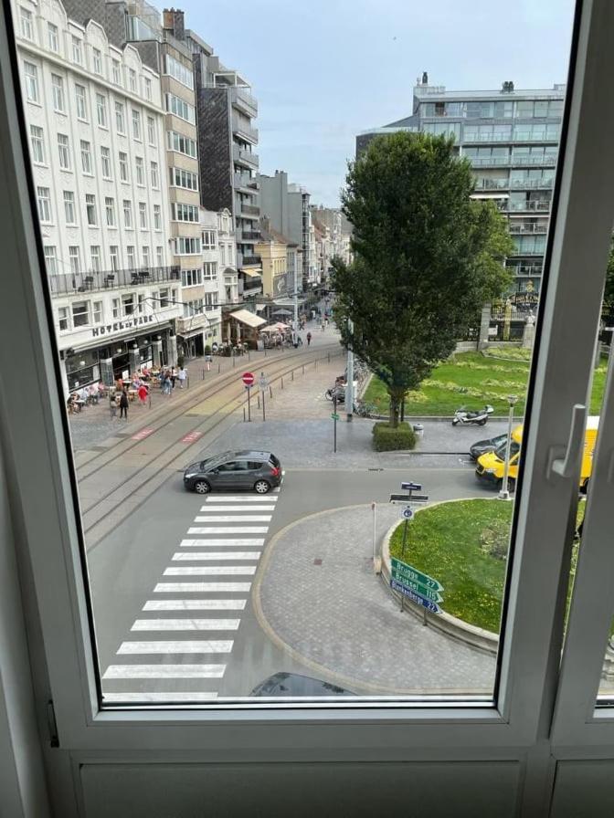 אוסטנדה Lichtrijk En Comfortabel Hoekappartement Met Gratis Parking En Zeer Centraal Gelegen - Comme Chez Soi מראה חיצוני תמונה